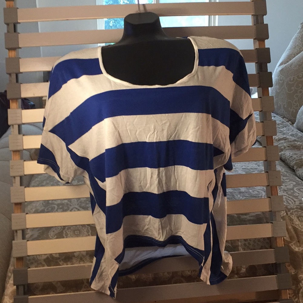 Striped scooped neck T-shirt